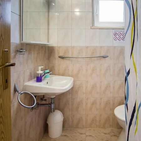 Ana * Gornji Dingač