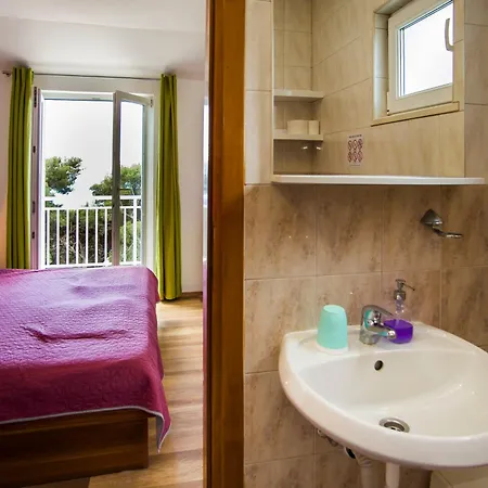 Ana * Gornji Dingač