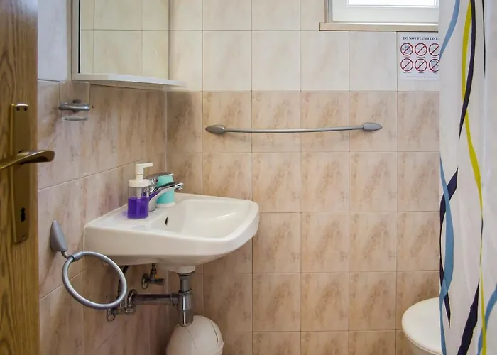 Ana * Gornji Dingač