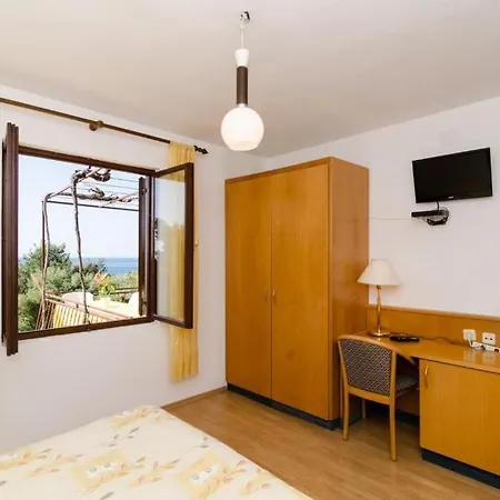 Ana * Gornji Dingač