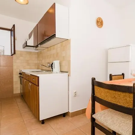 Ana * Gornji Dingač