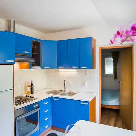 Ana * Gornji Dingač