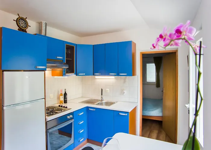 Ana * Gornji Dingač